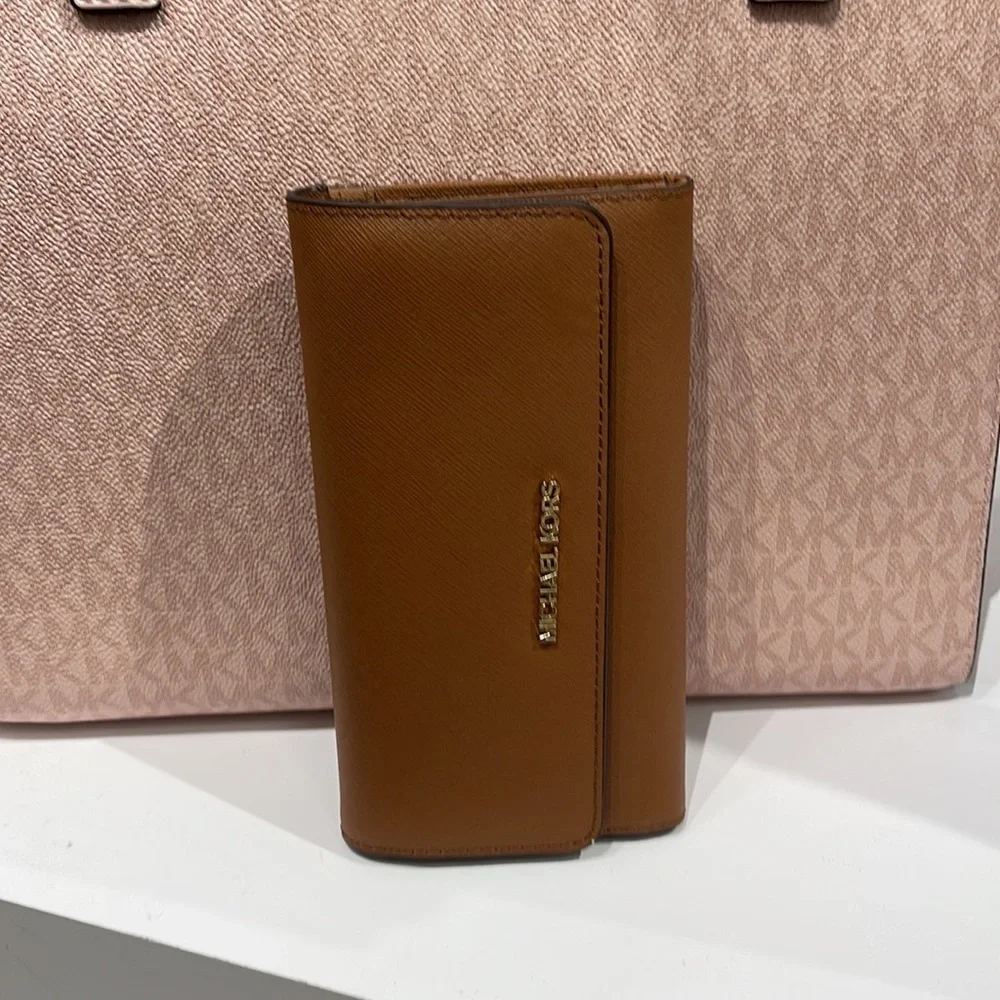 MICHAEL KORS JET SET TRAVEL LARGE TRIFOLD WALLET LUGGAGE COLOR